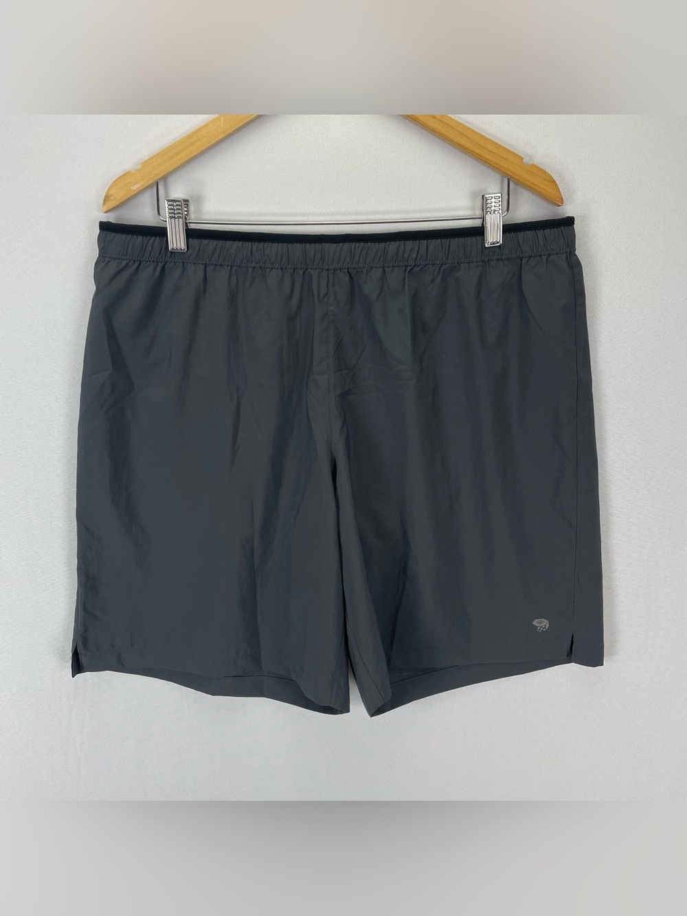Mountain Hardwear Active Shorts Mens XL Grey Stretch Waist Brief-Lined Hiking 9”